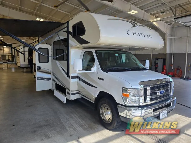 2015 Thor Motor Coach Chateau 28A - Photo 2