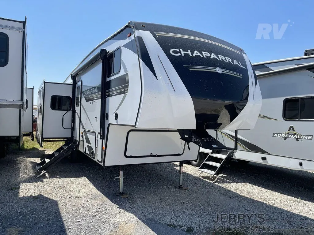 2022 Coachmen Chaparral Lite 284RL - Photo 2