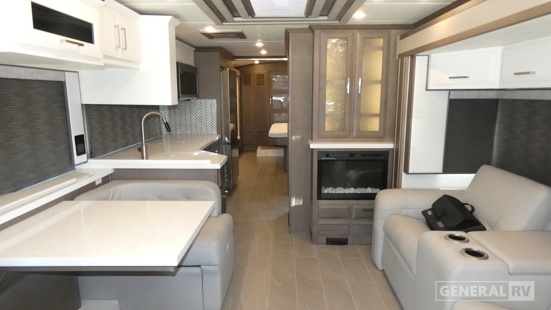 2025 Newmar New Aire 3543 - Photo 3