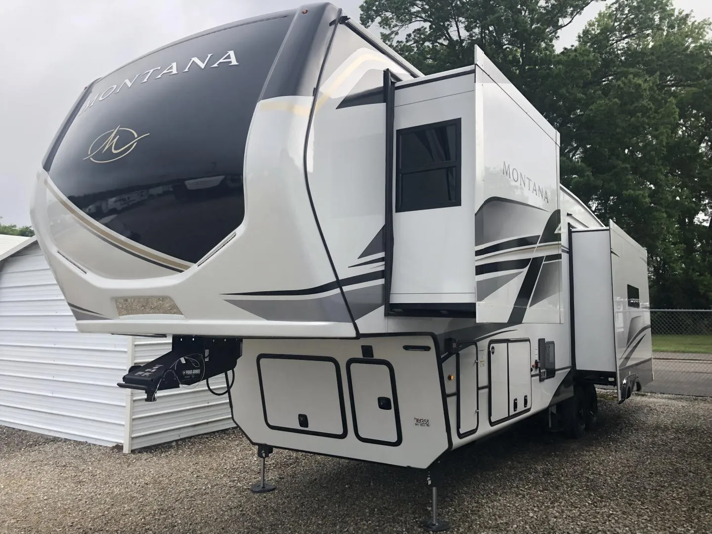 2025 Keystone Montana 3231CK - Photo 4
