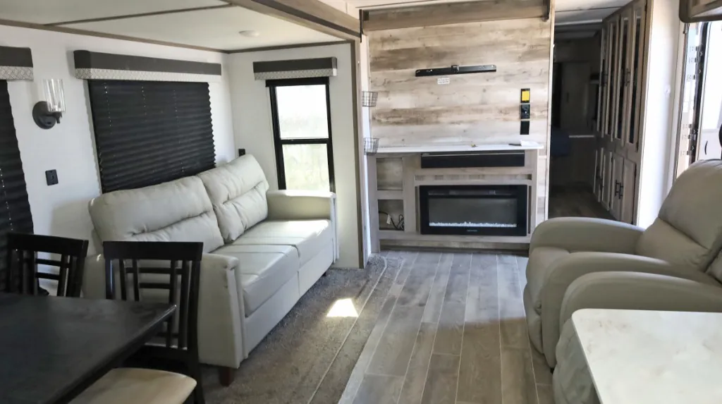 2023 Gulf Stream Kingsport Supreme 295SBW - Photo 3