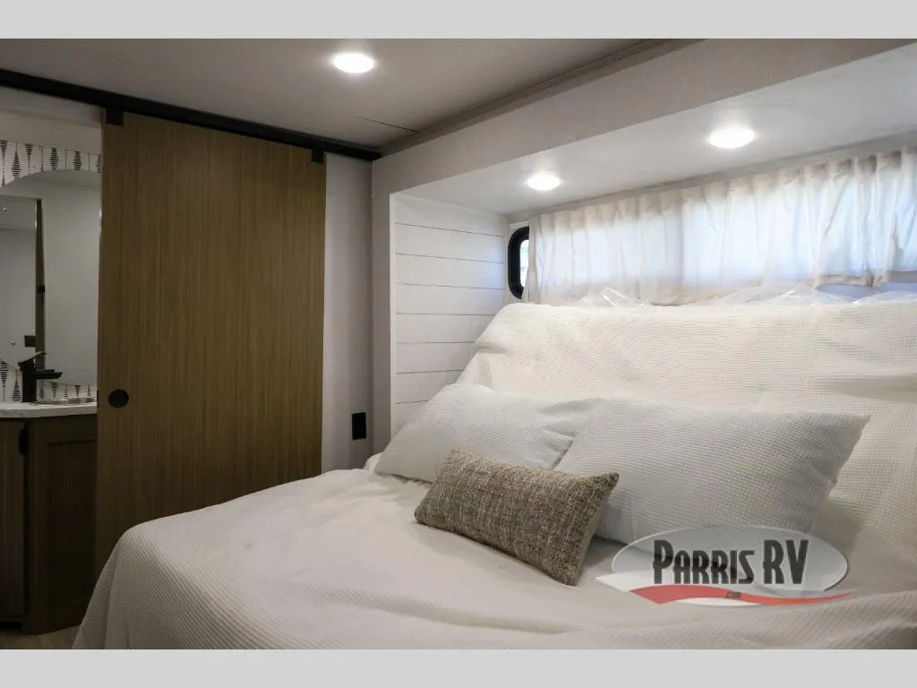 2027 Forest River Salem Villa 40ZZZ - Photo 4
