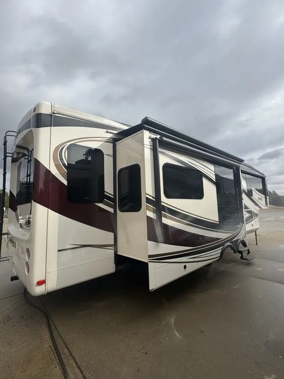 2015 Jayco Pinnacle 36FBTS, Photos photo 5