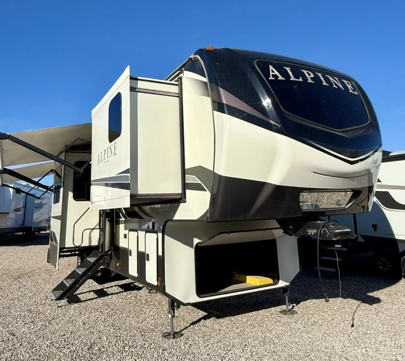 2021 Keystone Alpine 3790FK - Photo 2
