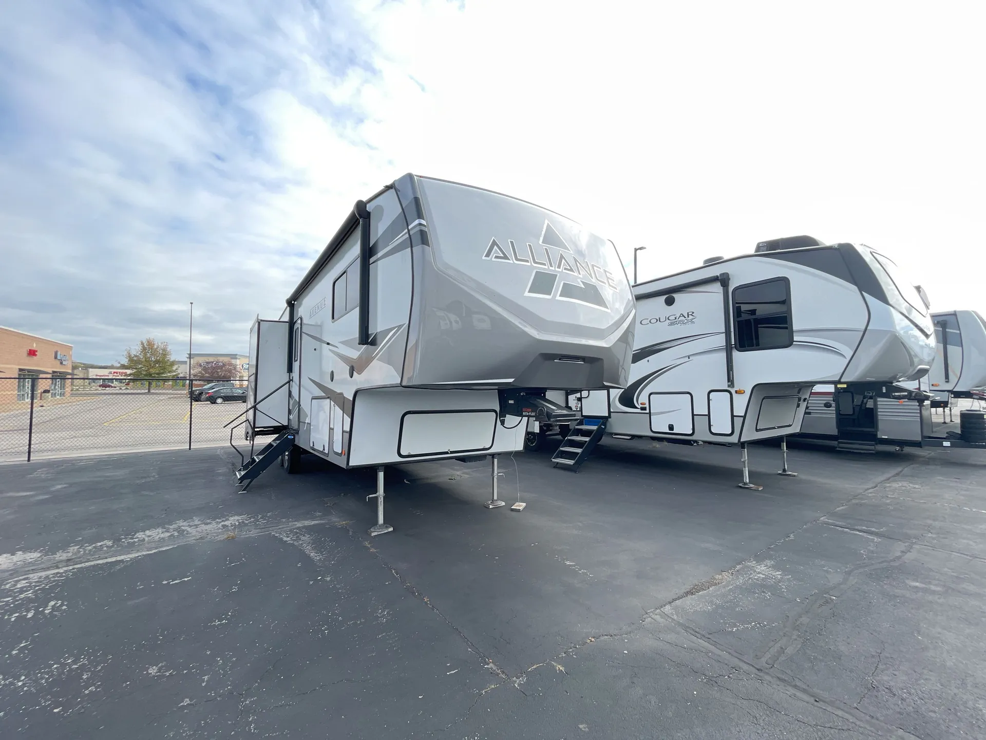 2022 Alliance RV Avenue 33RKS - Photo 2