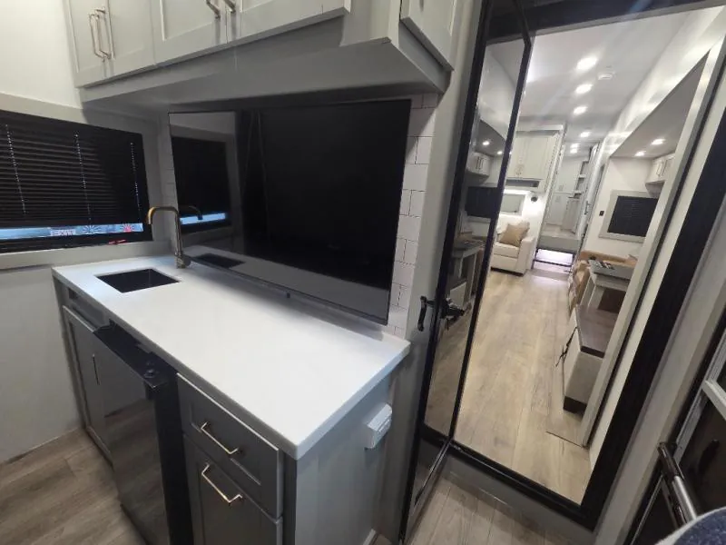 2026 Brinkley Model Z 3420, Photos photo 15