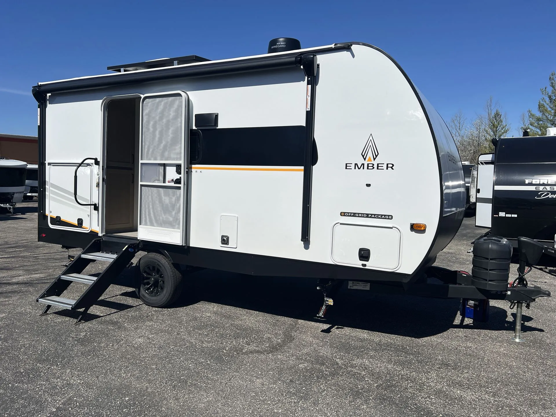 2026 Ember RV E-Series 18RBE - Photo 2