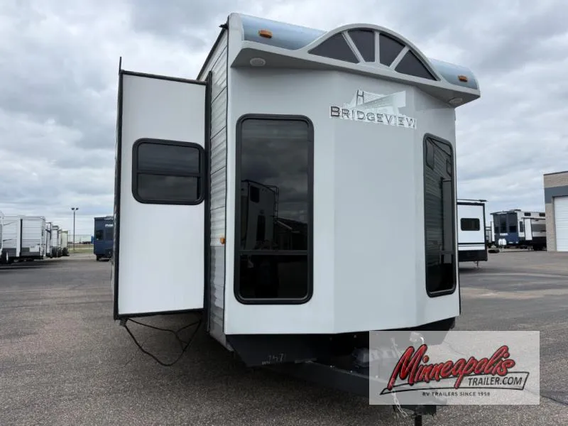 2020 HL Enterprise Bridgeview 40IKEB - Main photo