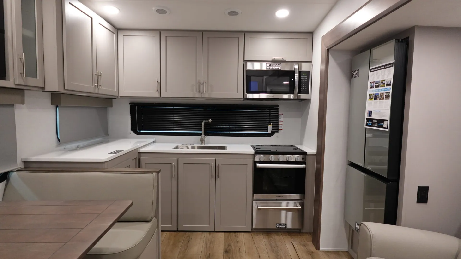 2026 Alliance RV Avenue All-Access 23ML - Photo 3