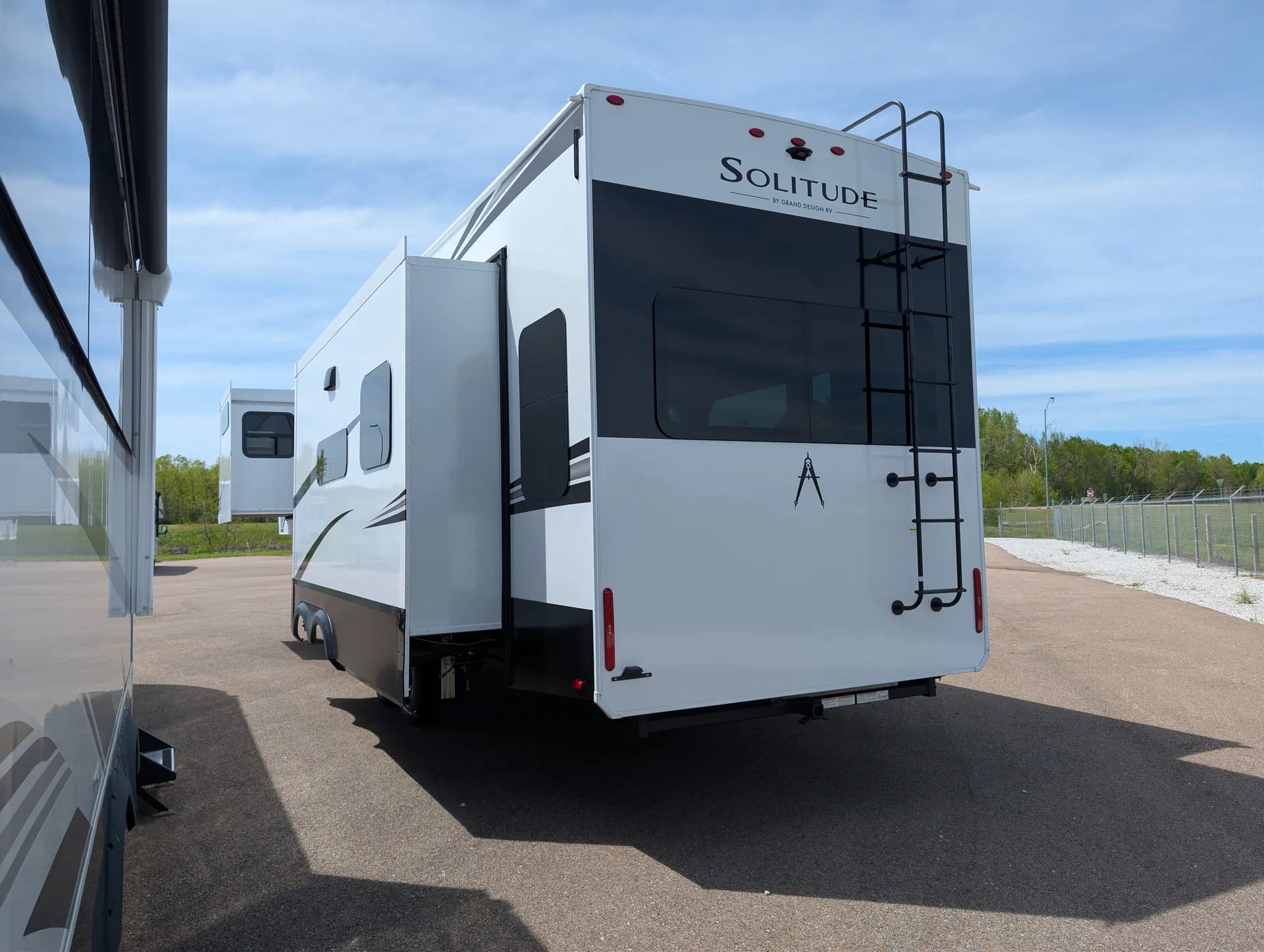 2026 Grand Design Solitude 370DV - Photo 4