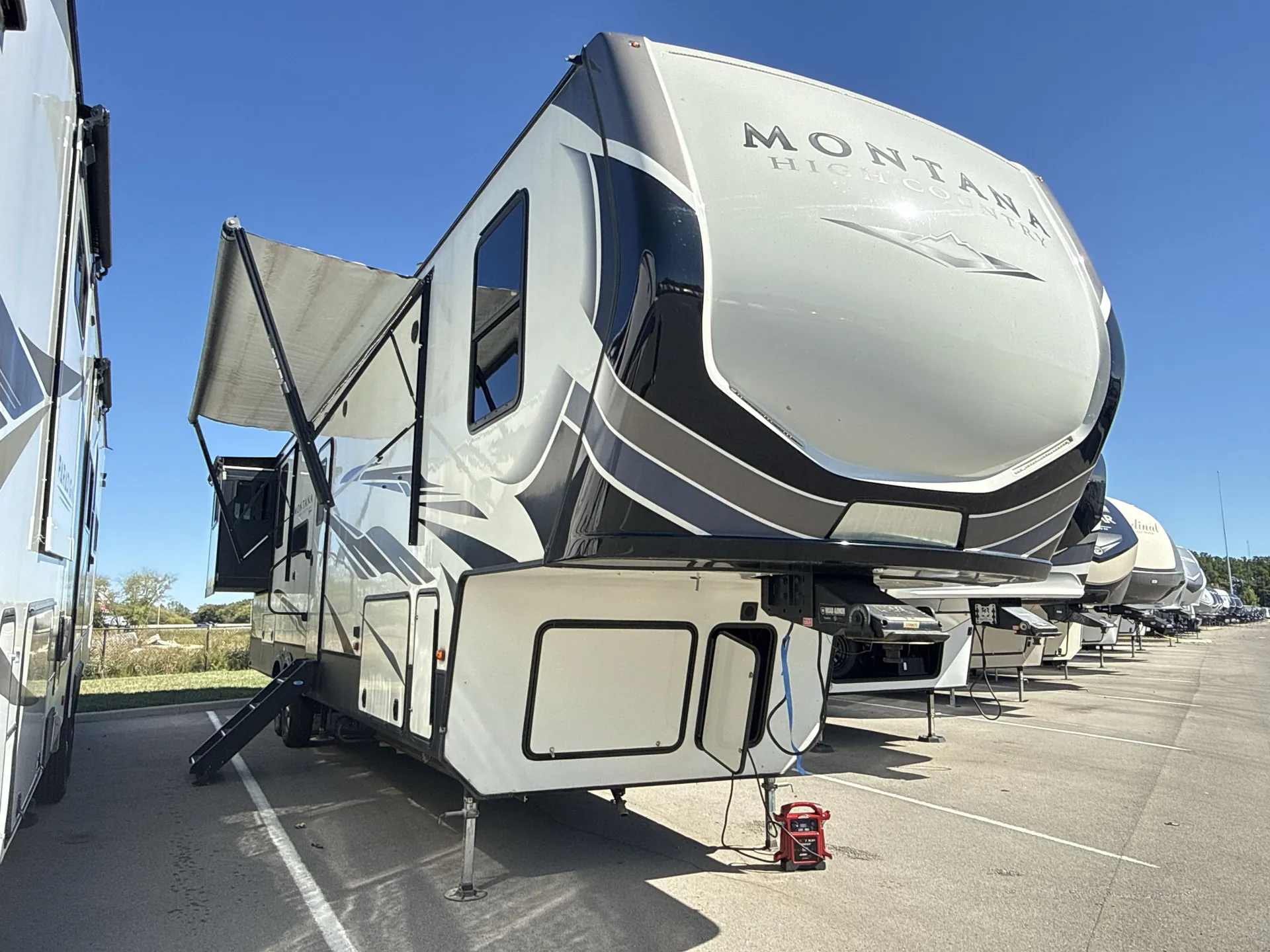 2020 Keystone Montana High Country 373RD - Photo 2
