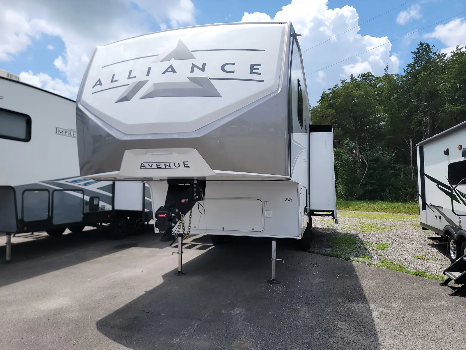 2026 Alliance RV Avenue All-Access 25RL - Photo 3