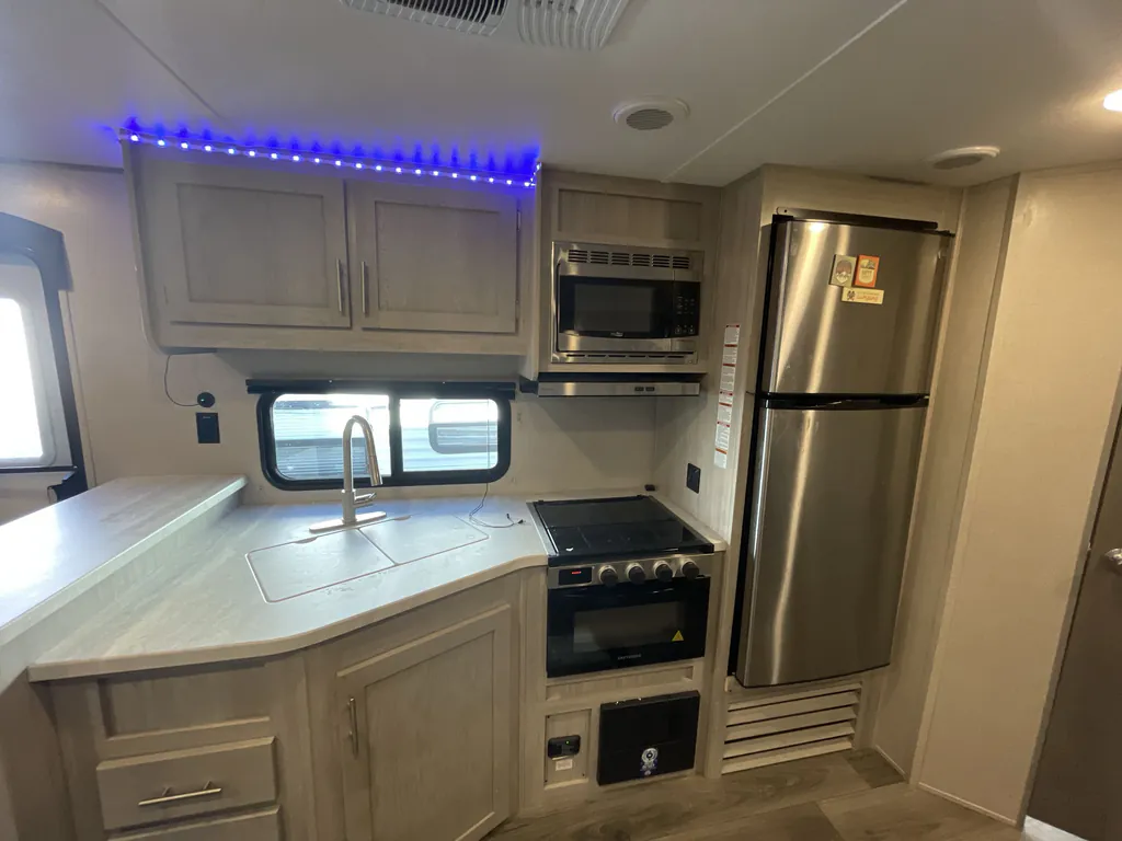 2022 Coachmen Catalina Legacy Edition 243RBS, Photos photo 8