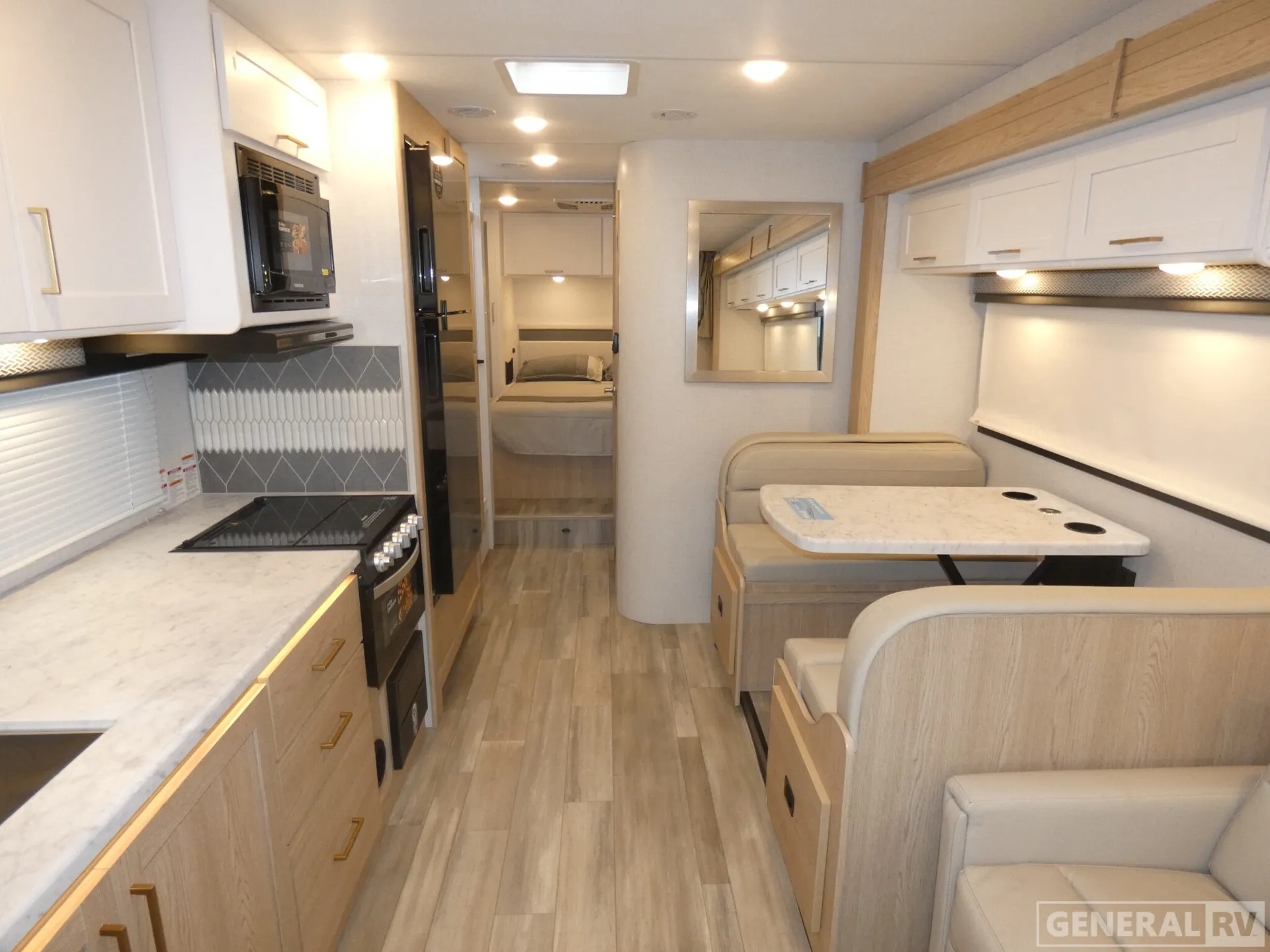 2026 Thor Motor Coach Four Winds 31H - Photo 3