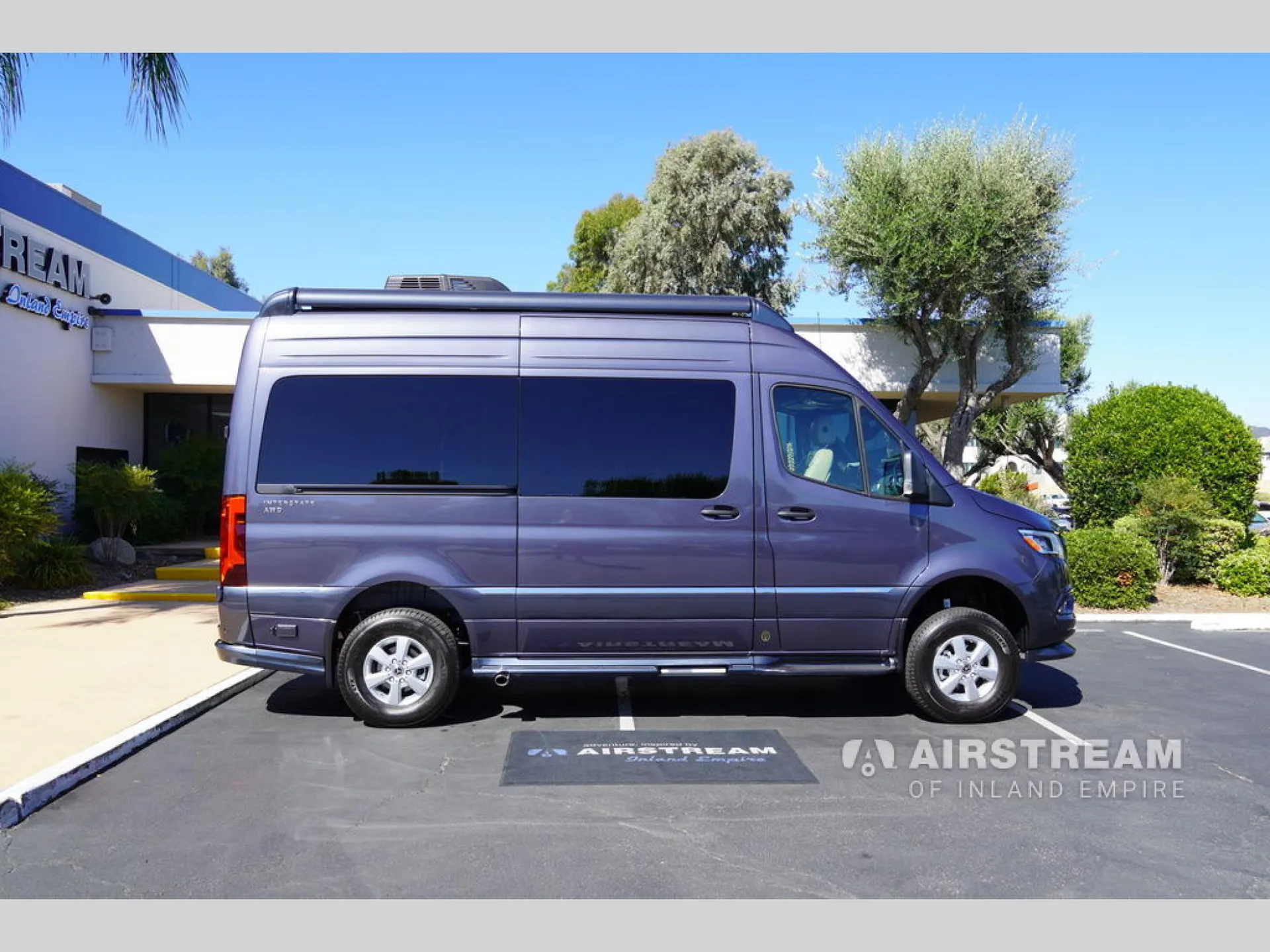 2025 Airstream Interstate 19 AWD - Photo 4