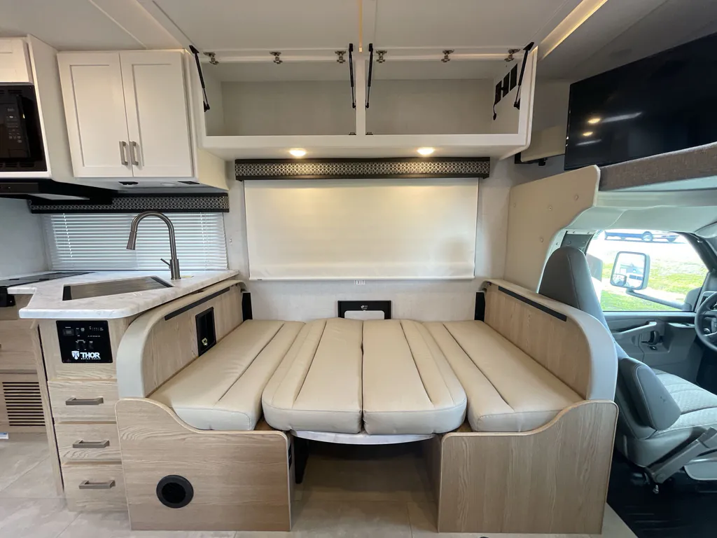 2026 Thor Motor Coach Freedom Elite 28HZ, Photos photo 11