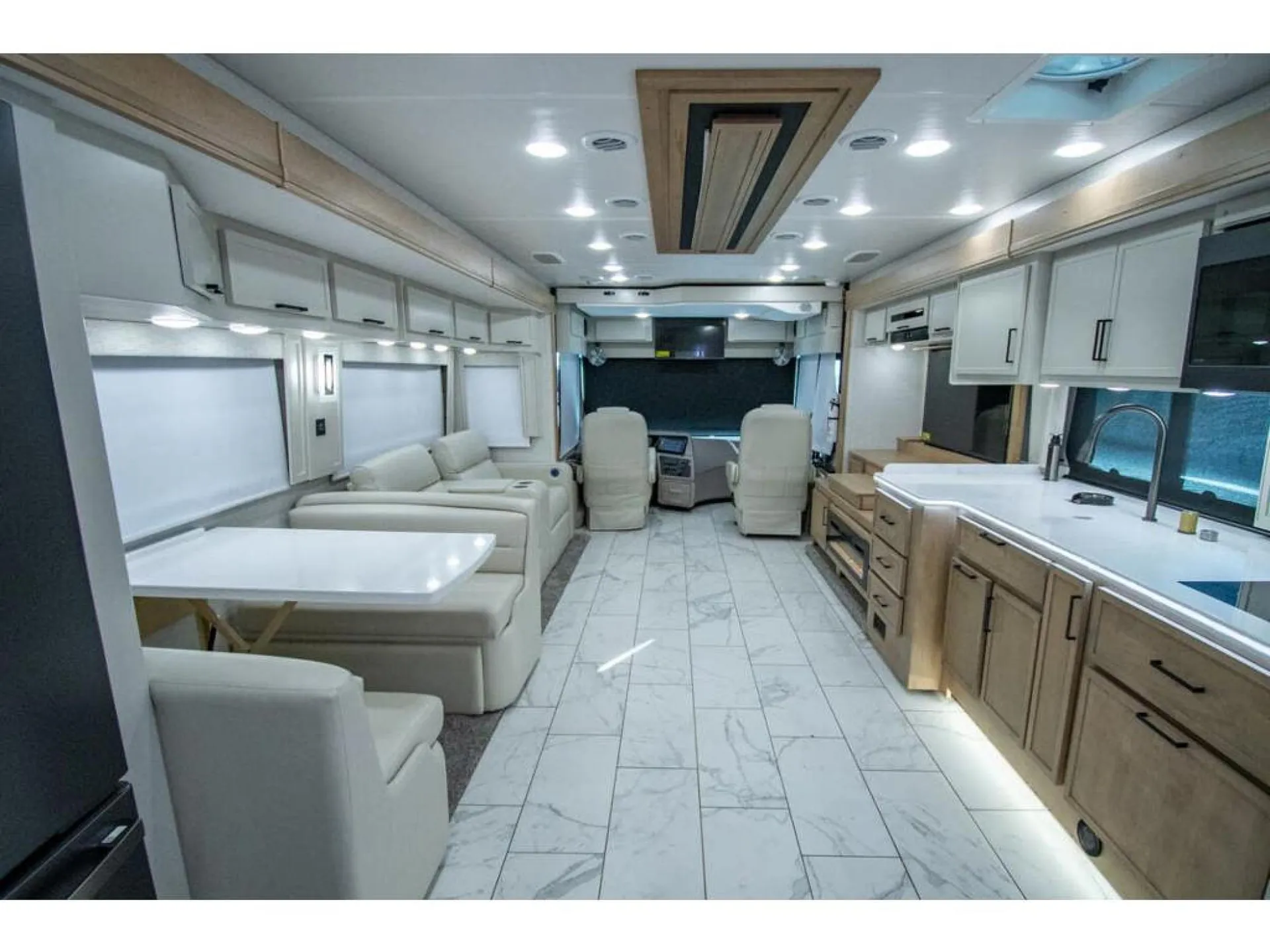 2026 Forest River Berkshire XLT 45G - Photo 2