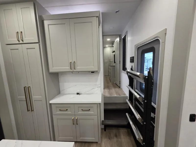 2026 Brinkley Model G 4100, Photos photo 16