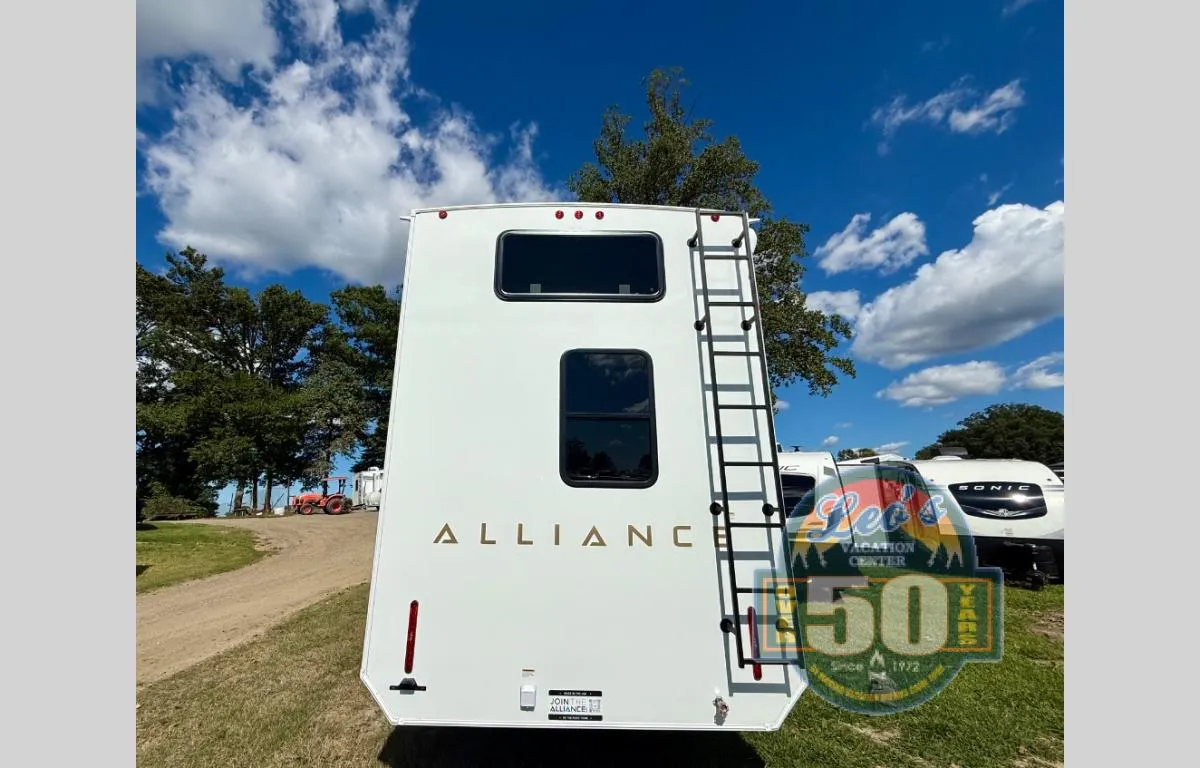 2026 Alliance RV Benchmark 44LFT - Photo 2