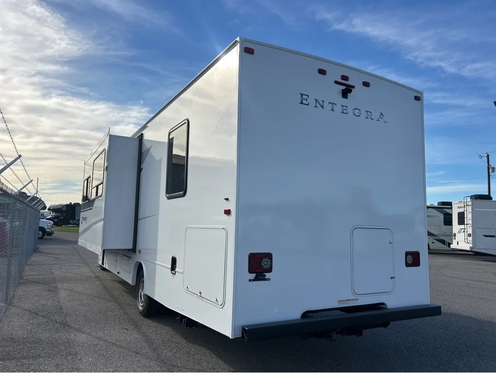 2026 Entegra Coach Odyssey SE 29KF - Photo 4