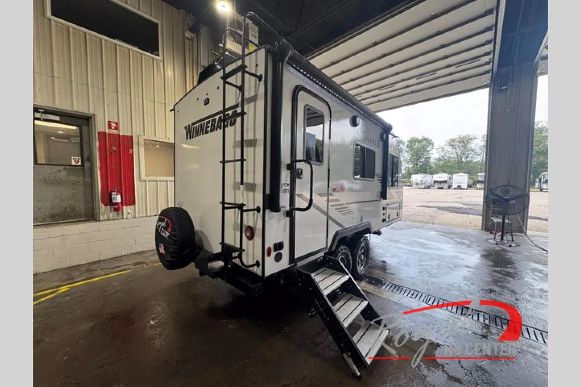 2022 Winnebago Micro Minnie 1708FB - Photo 3