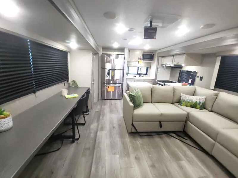 2026 Coachmen Catalina Legacy Edition 323MAZE, Photos photo 3