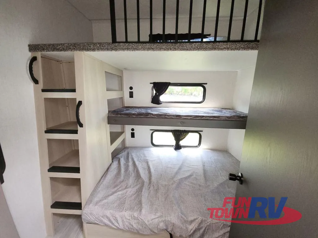 2026 Forest River Cardinal 35CRIB, Photos photo 21