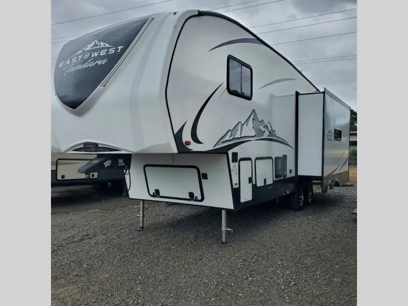 2022 East to West Tandara 285RL - Photo 3