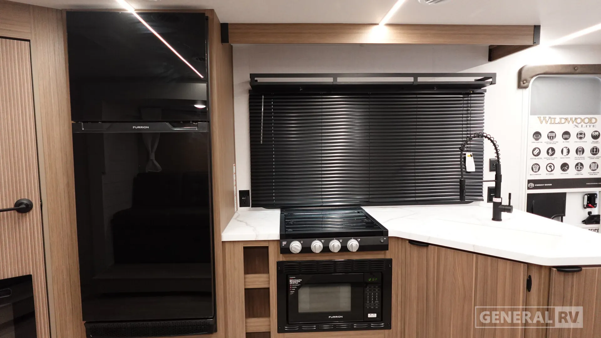 2026 Forest River Wildwood X-Lite 26ICE — Photo 6