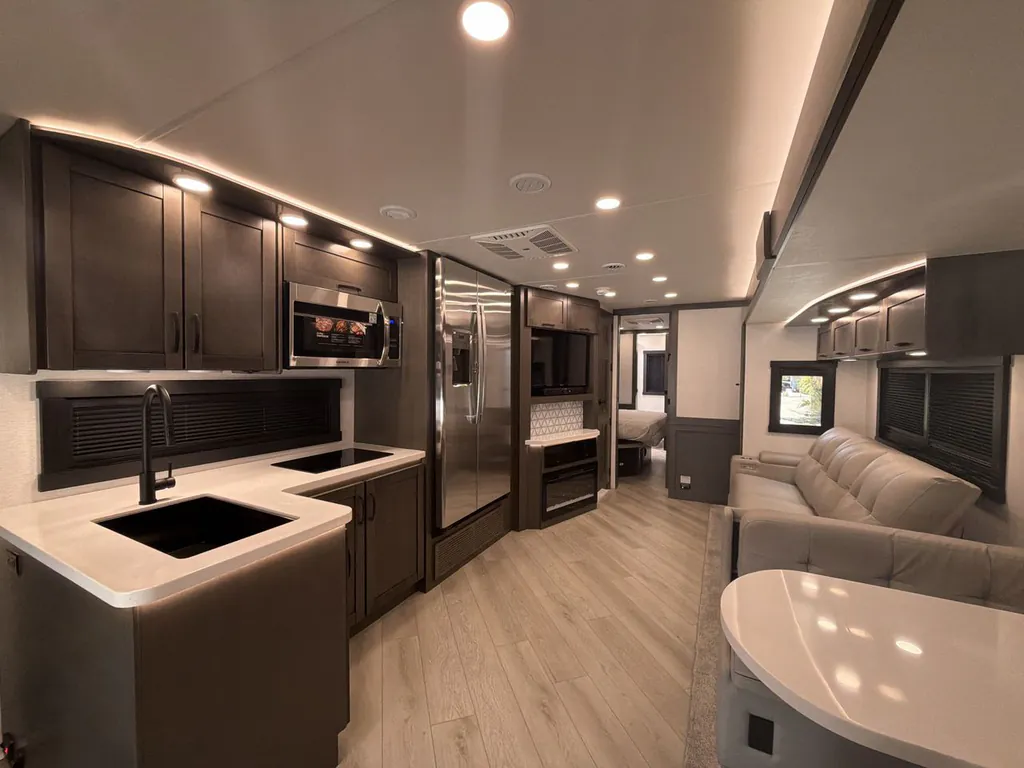 2027 Entegra Coach Accolade 37K, Photos photo 12