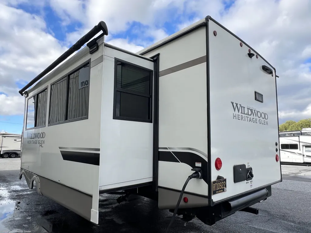 2024 Forest River Wildwood Heritage Glen Hyper-Lyte 27RKHL, Photos photo 5