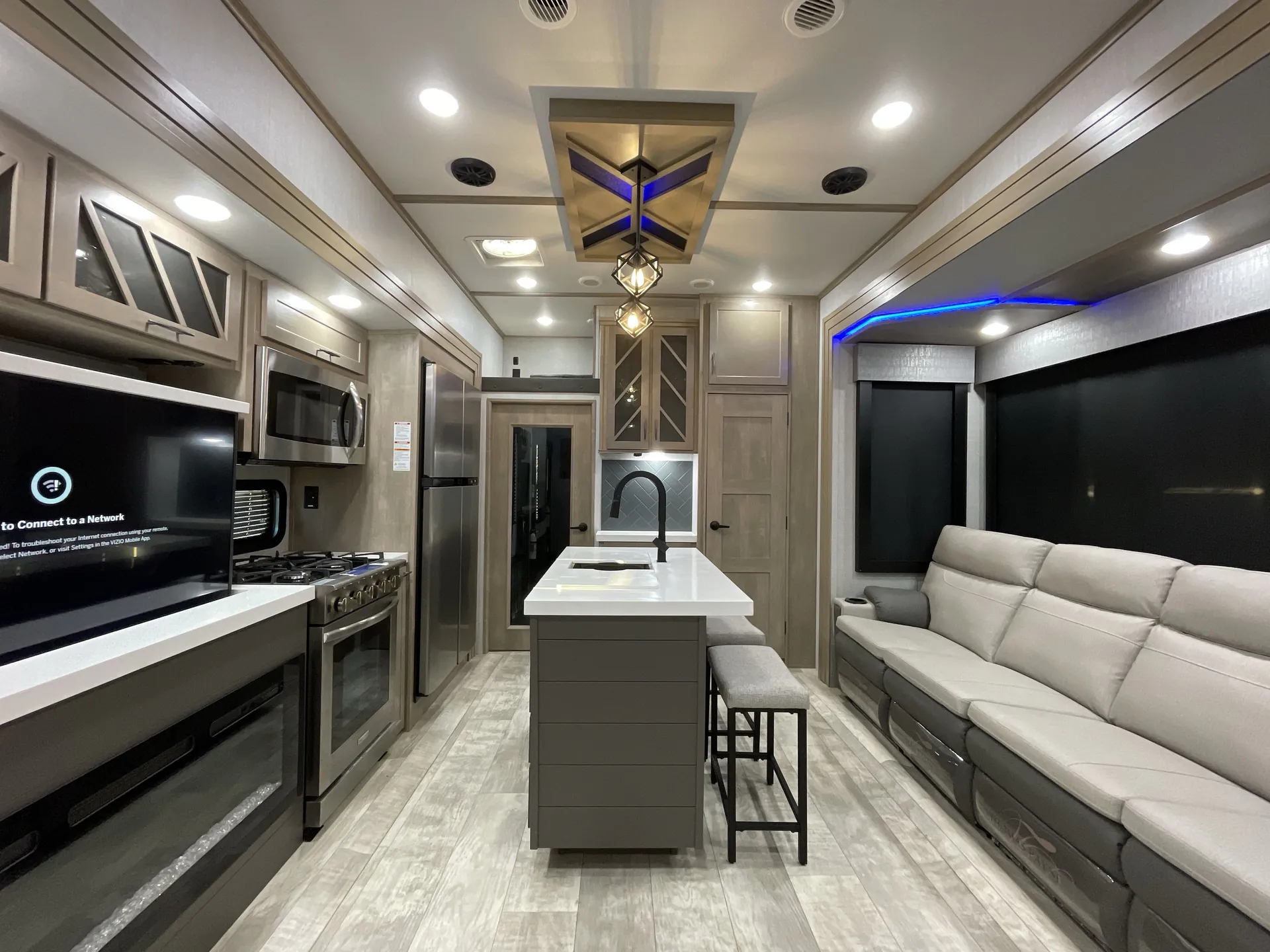 2023 Grand Design Momentum 410TH — living area main