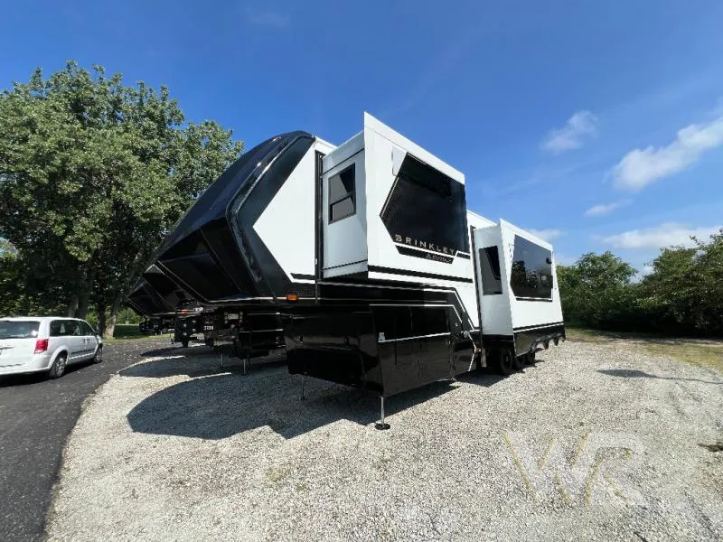 2027 Brinkley Model G 3250 - Photo 3