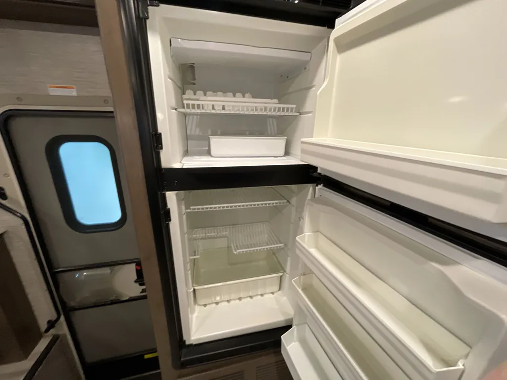 2022 Thor Motor Coach Freedom Traveler A32, Photos photo 9