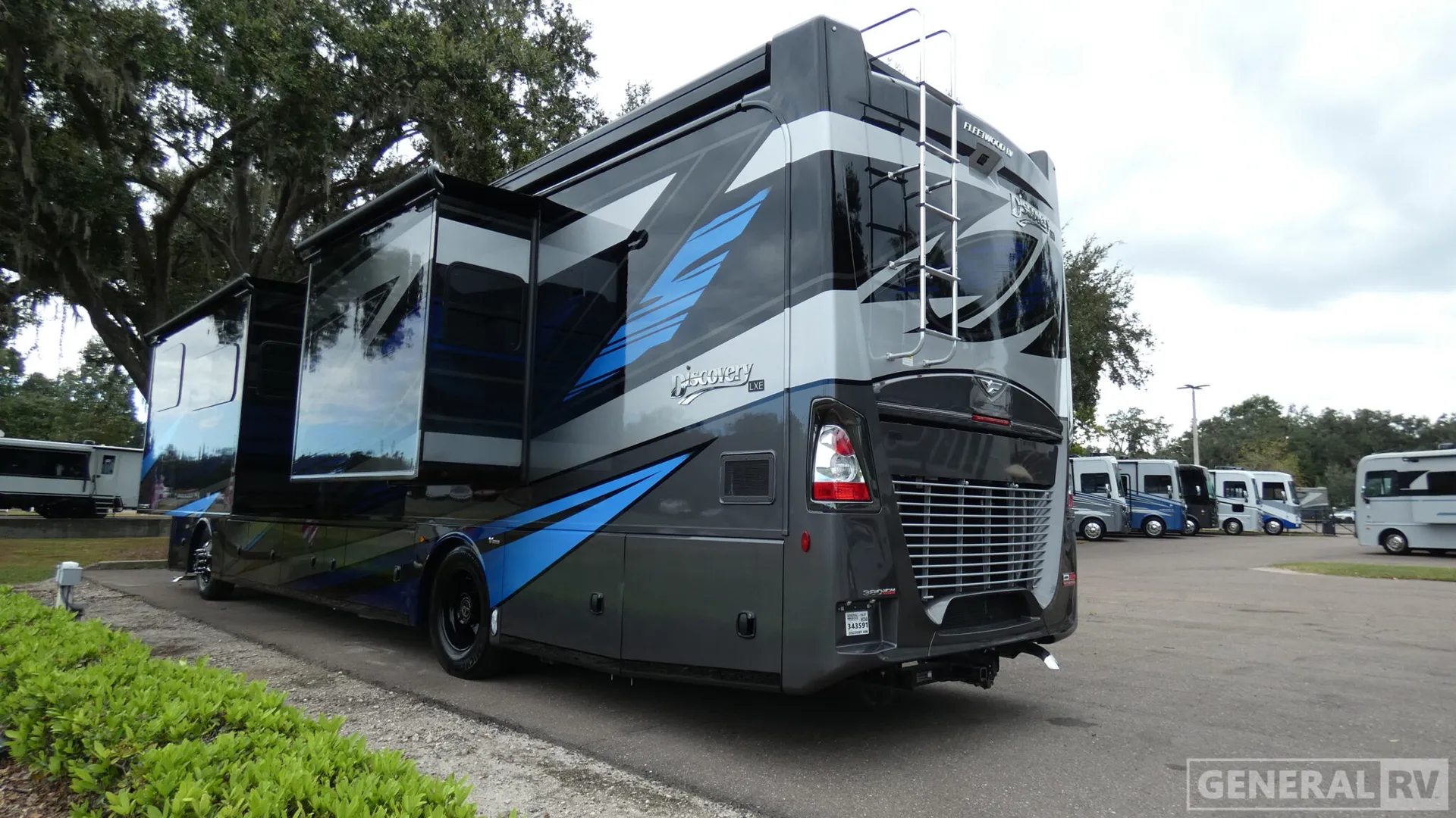 2026 Fleetwood Discovery LXE 40M - Photo 4