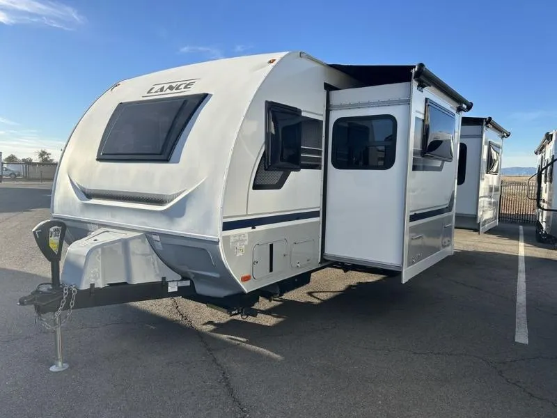 2022 Lance Lance Travel Trailers Used    2465 - Photo 3