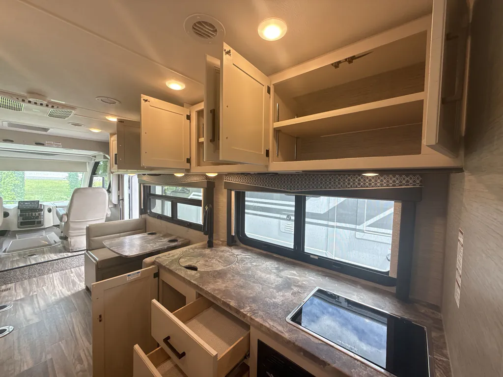 2023 Thor Motor Coach Vegas 24.3, Photos photo 13