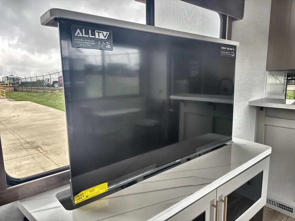 2026 Alliance RV Benchmark 44RKL - Photo 3