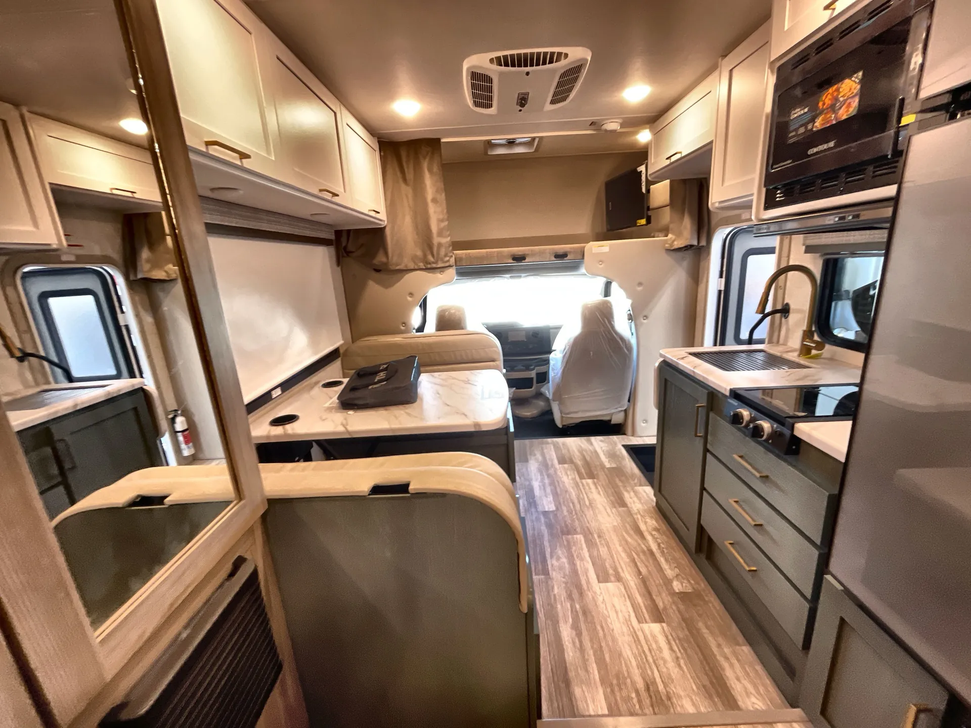 2026 Thor Motor Coach Freedom Eddie Bauer 21EB — living area main
