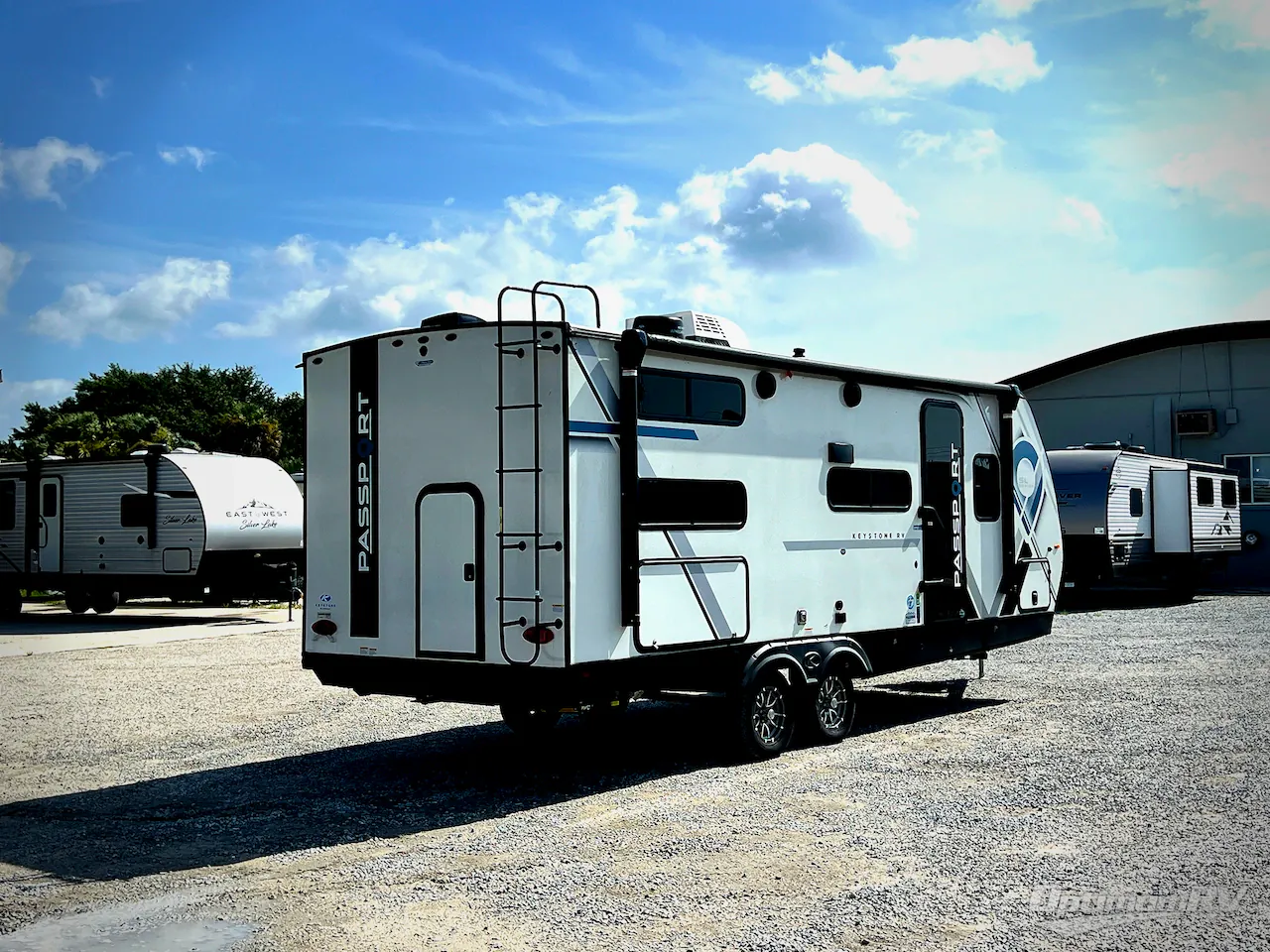 2024 Keystone Passport SL 221BH - Photo 3