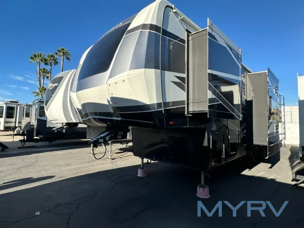 2021 Forest River XLR Nitro 351, Photos photo 4