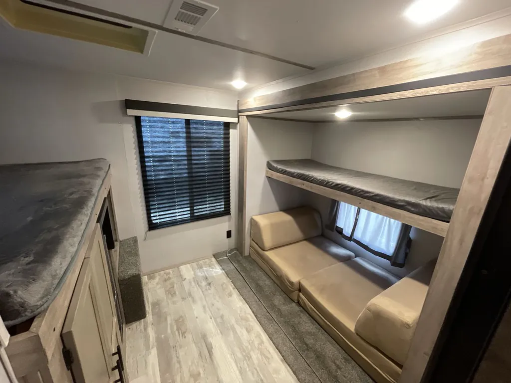 2024 Gulf Stream Conquest 323TBR, Photos photo 27