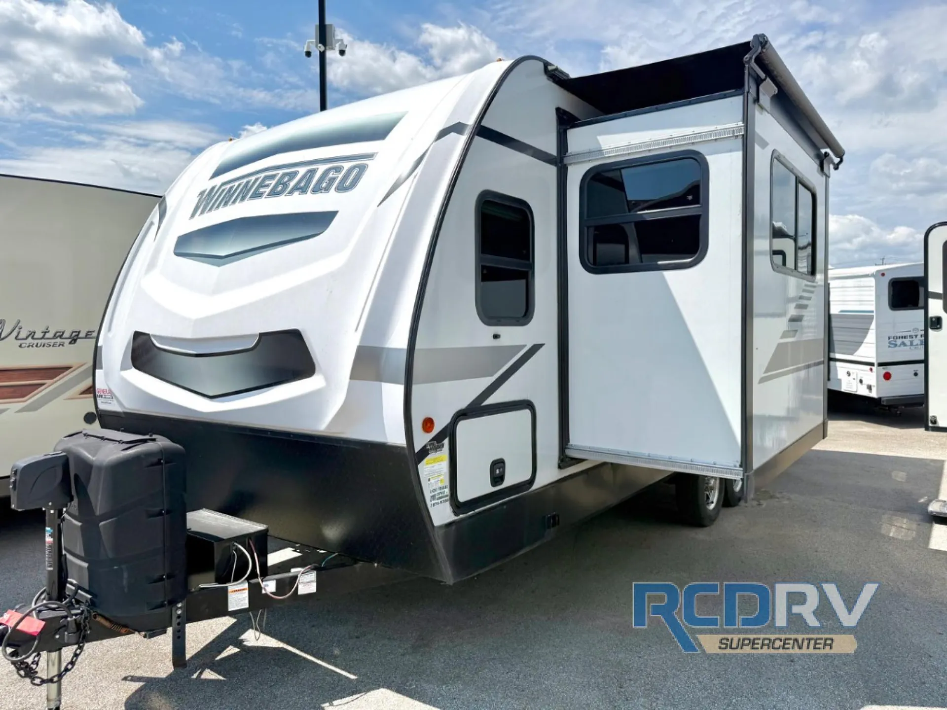 2022 Winnebago Minnie 2500FL - Photo 4