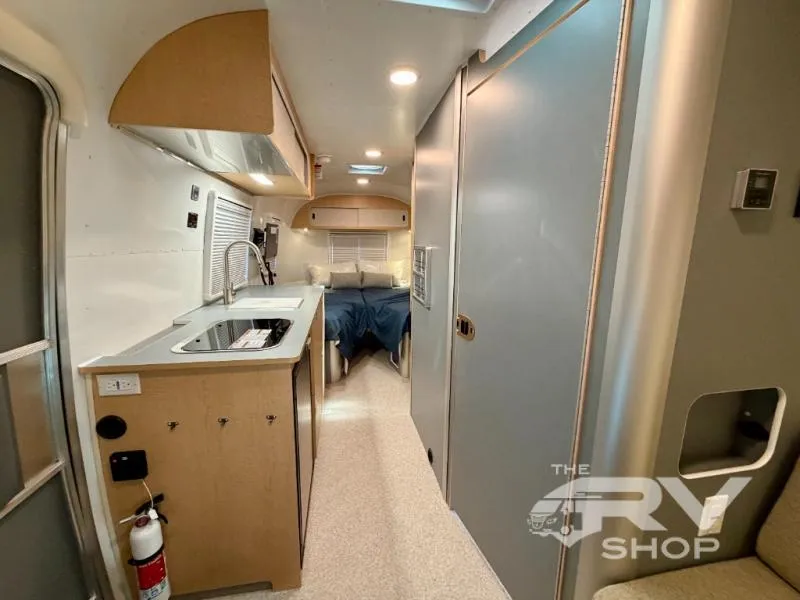 2026 Airstream World Traveler 22RB - Photo 4