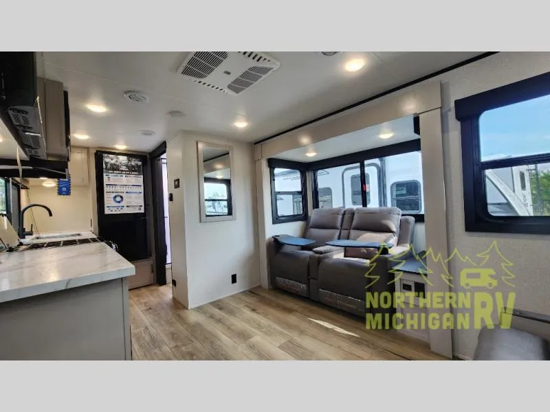 2026 Jayco Jay Feather 19MRK - Photo 3