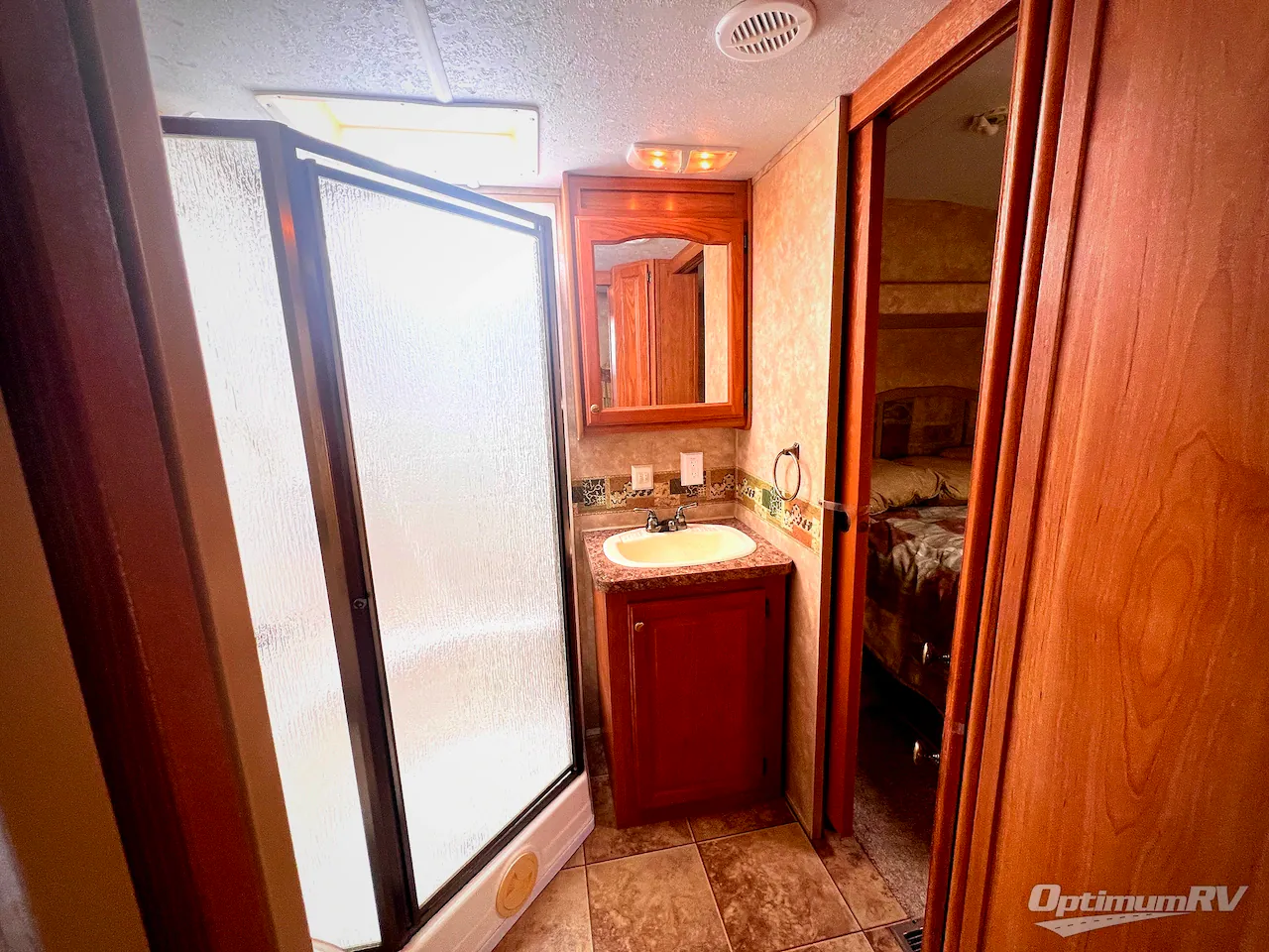2008 Forest River Cedar Creek Silverback 30LRKSA — Photo 5