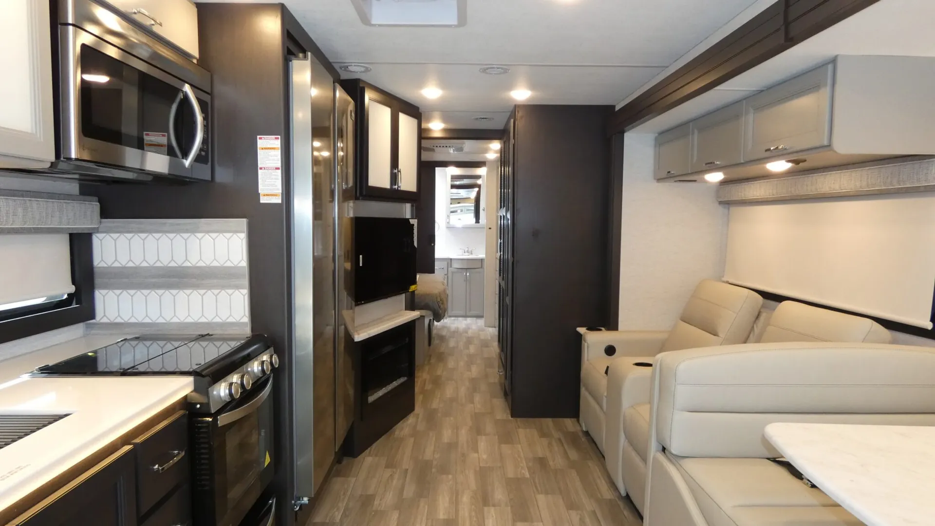 2026 Thor Motor Coach Luminate GG35 - Photo 3