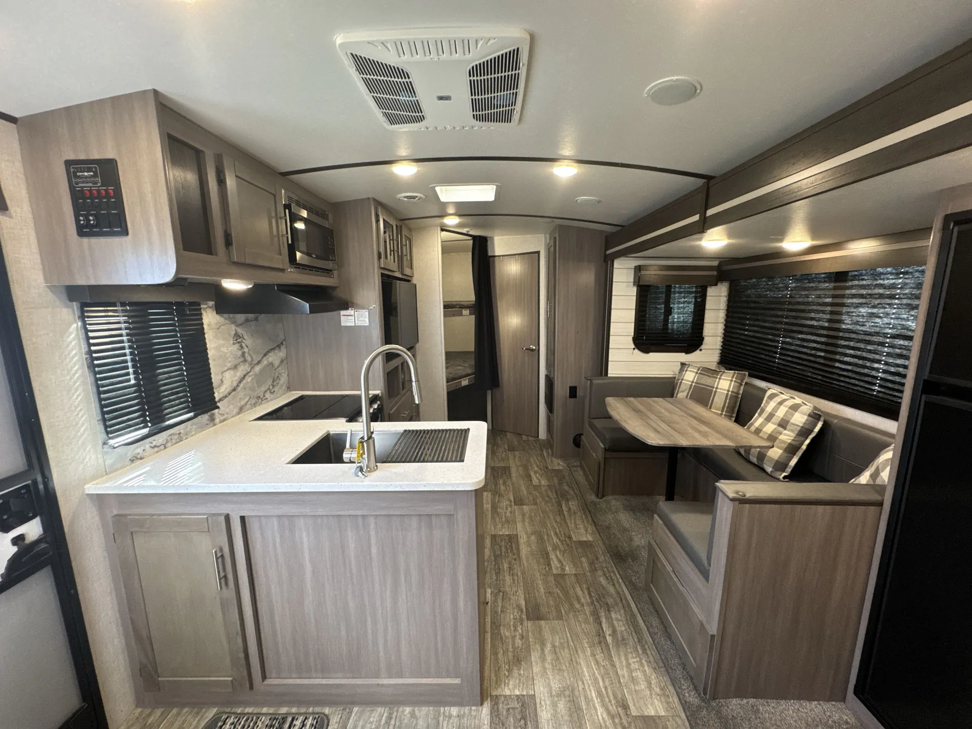 2022 CrossRoads Sunset Trail Super Lite 242BH — living area main