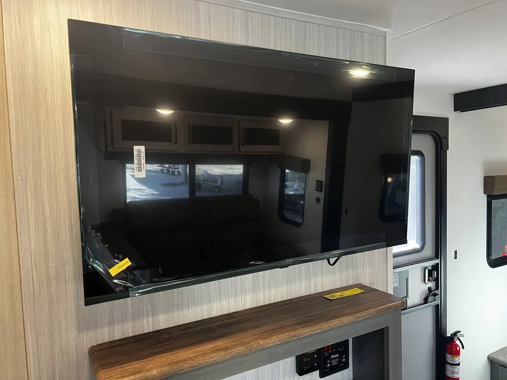 2027 Palomino Puma 337BH, Photos photo 8