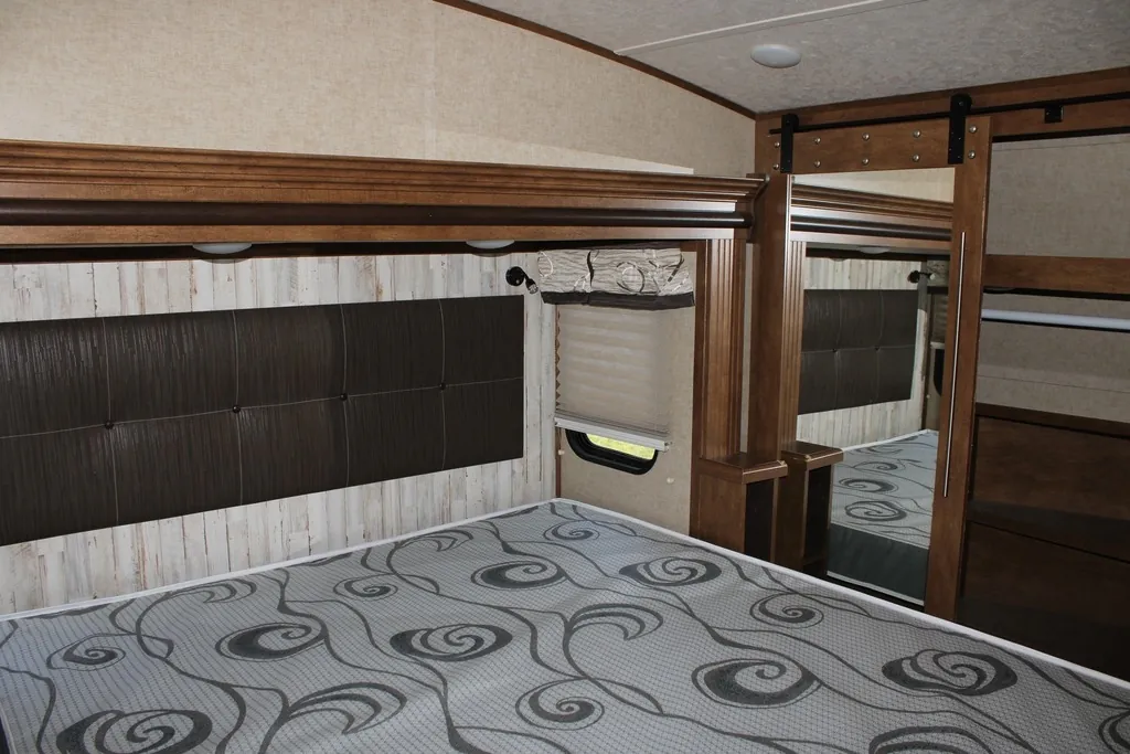2017 Forest River Sabre 36FRP, Photos photo 35